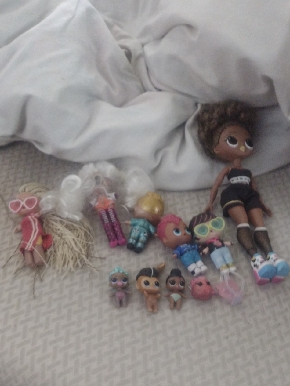 LOL Dolls Lot